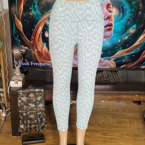 ❗️ OFFLINE AERIE High-Waist Light Blue Patterned Crop Leggings ❗️